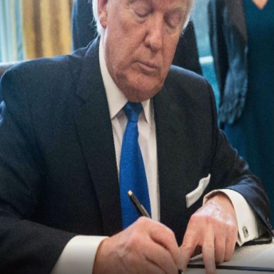 Donald Trump ký chính sách du lịch miễn visa cho công dân Việt Nam